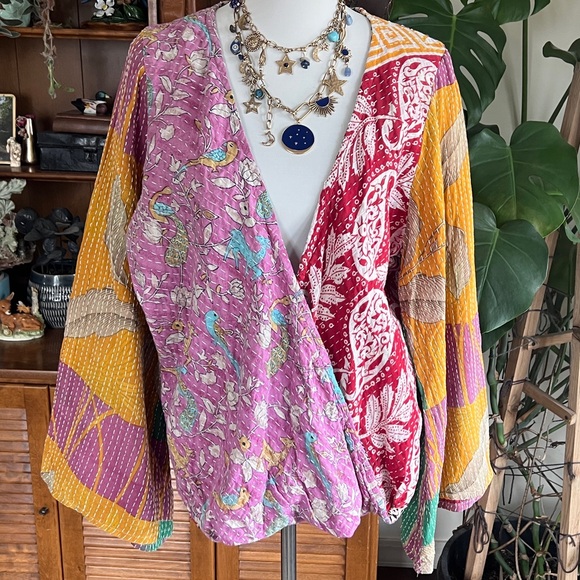Kantha Bae Birds & Floral Kantha Deep V Drapey Faux Wrap Shirt OS - Picture 6 of 11